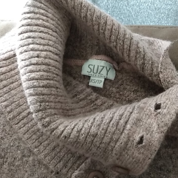 Sweater - Picture 2 of 2